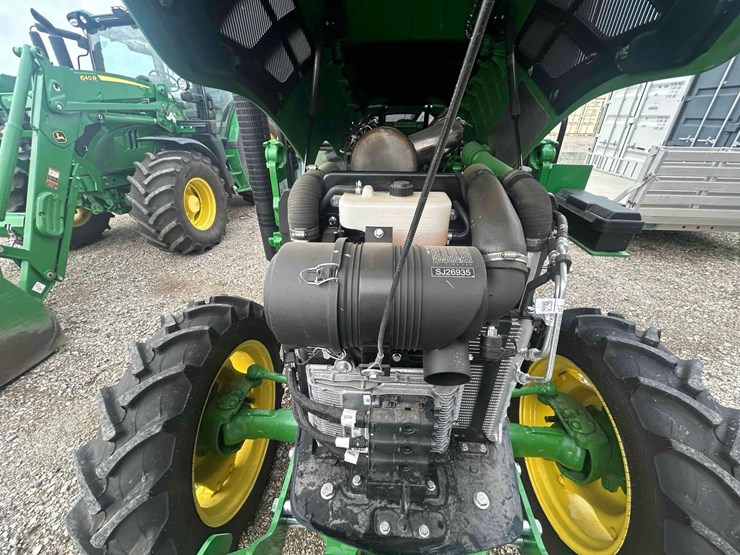 2021-john-deere-5075e-image-13