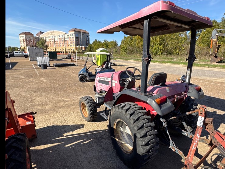 mahindra-2810-image-4