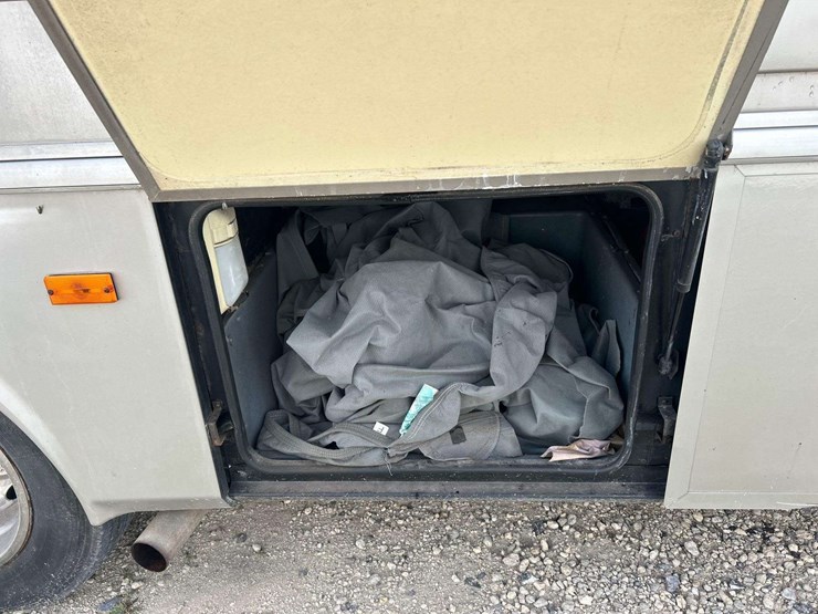 1999-southwind-fleetwood-34n-34ft-class-a-motorhome-image-28