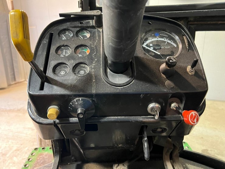 john-deere-4240-image-23