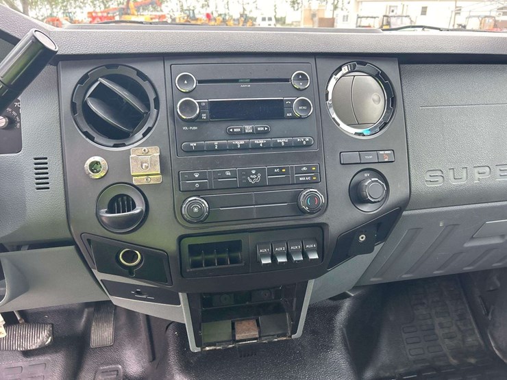 2013-ford-f550-image-17