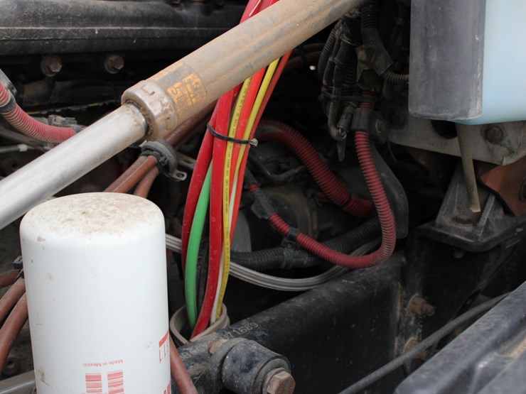 #2063-•-#2063--2006-freightliner-century-classic-s/t-semi-image-31