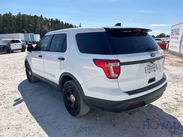 2018-ford-explorer-image-4