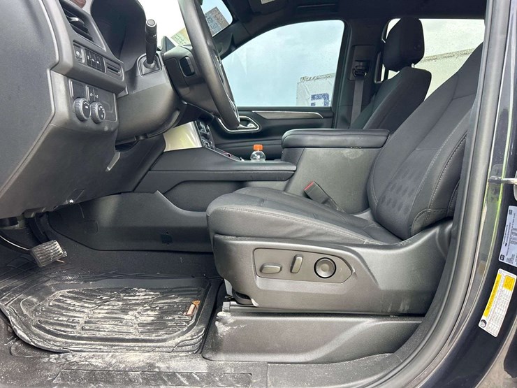 2023-chevrolet-tahoe-image-13