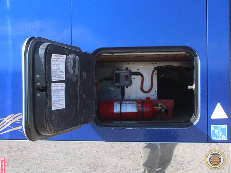 #2045-•-#2045--2013-mack-chu613-semi-tractor-image-58