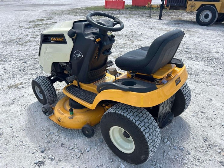 2011-club-cadet-13wx90as056-42in-riding-mower-image-4