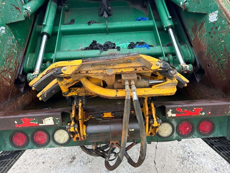 2007-freightliner-m2-106-medium-duty-pac-man-rl10-10-cuyd-refuse-garbage-truck-image-14