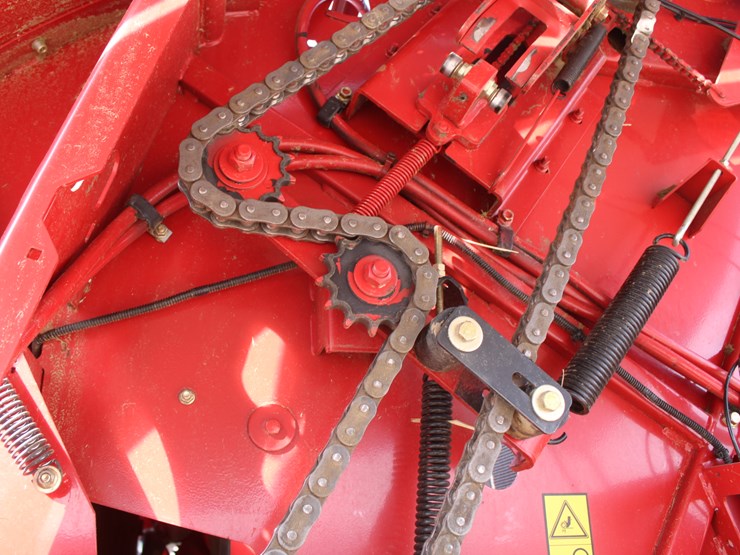 2015-new-holland-roll-belt-560-image-32