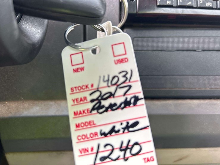 2017-peterbilt-220-image-33