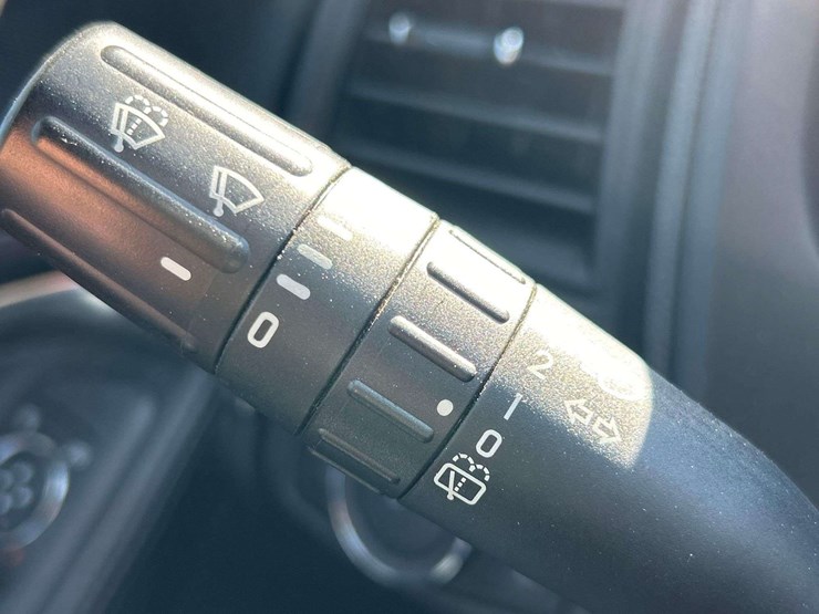 2019-ford-explorer-image-15