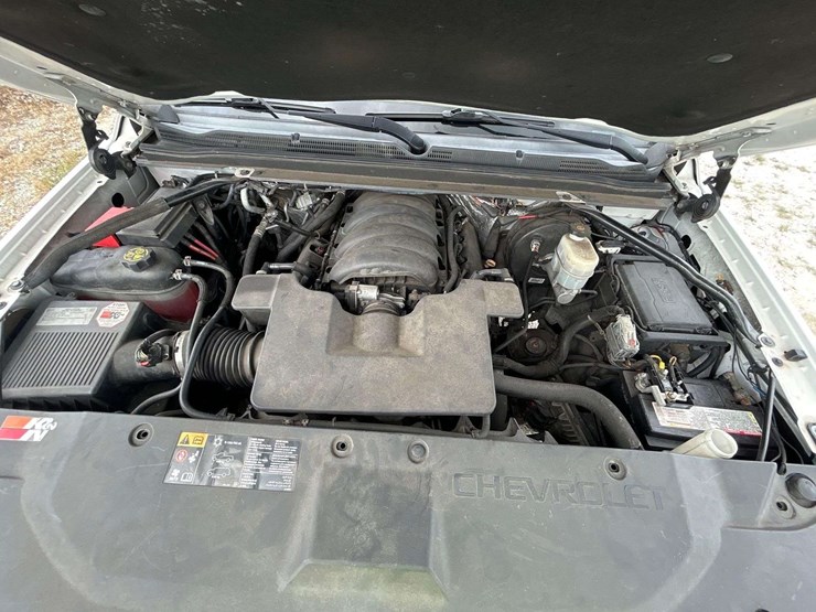 2015-chevrolet-tahoe-image-5