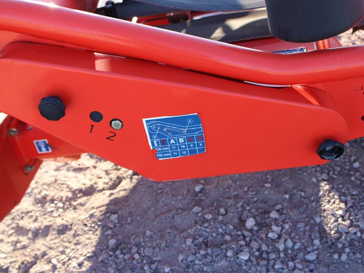 #2097-•-#2097--kuhn-rw1610-single-bale-wrapper-with-twin-wrapper,-monitor,-great-shape-with-low-use!-image-23