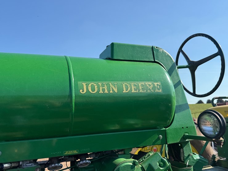 john-deere-70-image-25