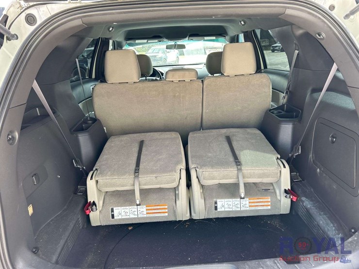 2014-ford-explorer-image-23