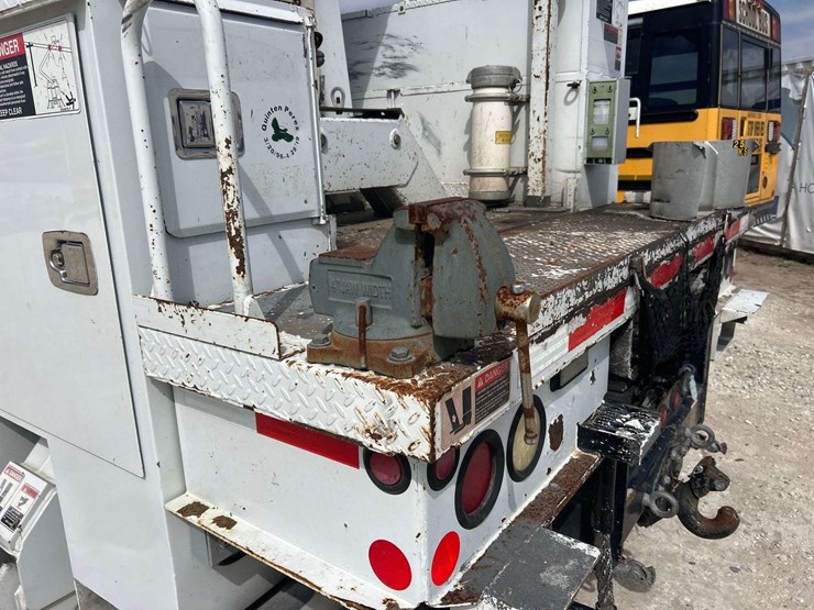 2013-international-workstar-7400-image-23