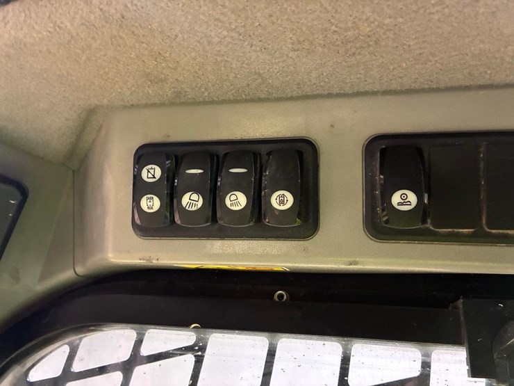 caterpillar-299d-image-21