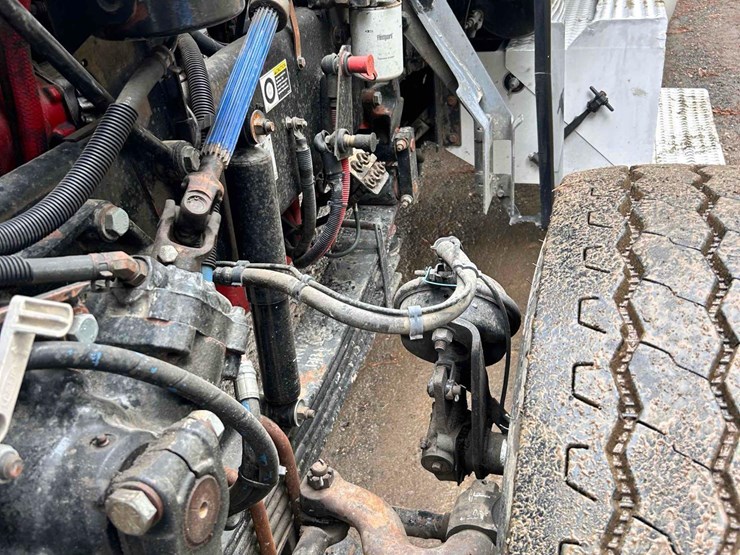 2008-peterbilt-388-image-30