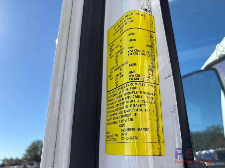 2016-freightliner-m2-106-4x4-altec-bucket-truck-image-54