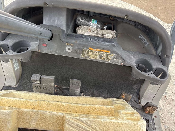 2005-club-car-cart-image-17