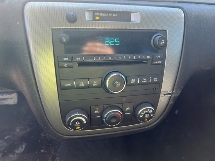 2012-chevrolet-impala-sedan-image-27