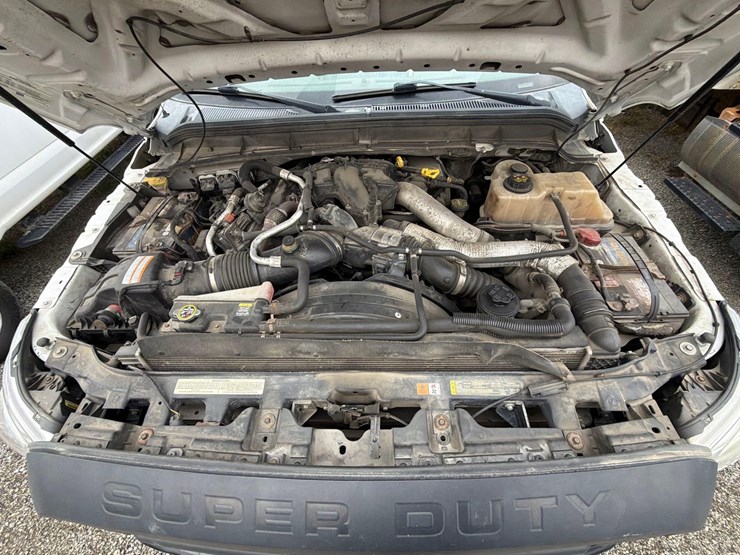 2013-ford-f550-xl-image-16