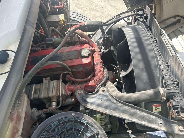 2016-freightliner-m2-106-altec-am50-50ft-bucket-truck-image-10