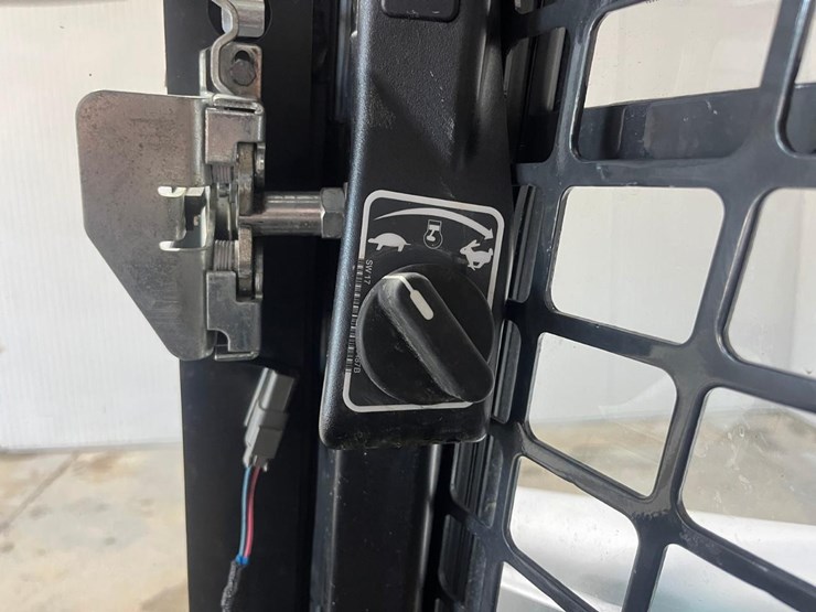 2023-bobcat-s650-image-28