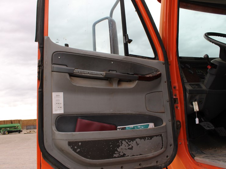 #2063-•-#2063--2006-freightliner-century-classic-s/t-semi-image-33