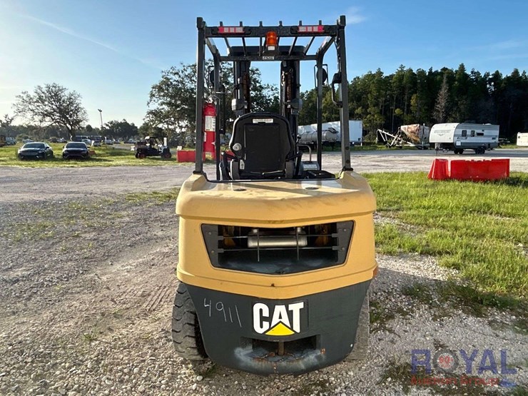 2019-caterpillar-dp35n-7,000lb-diesel-forklift-image-16