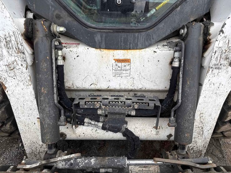 2021-bobcat-s740-image-16