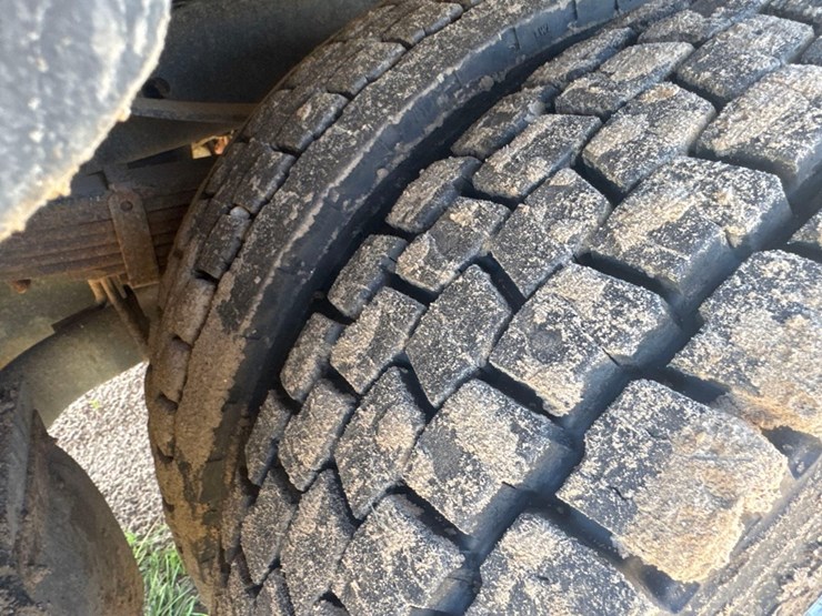 2017-ford-f550-xl-image-11