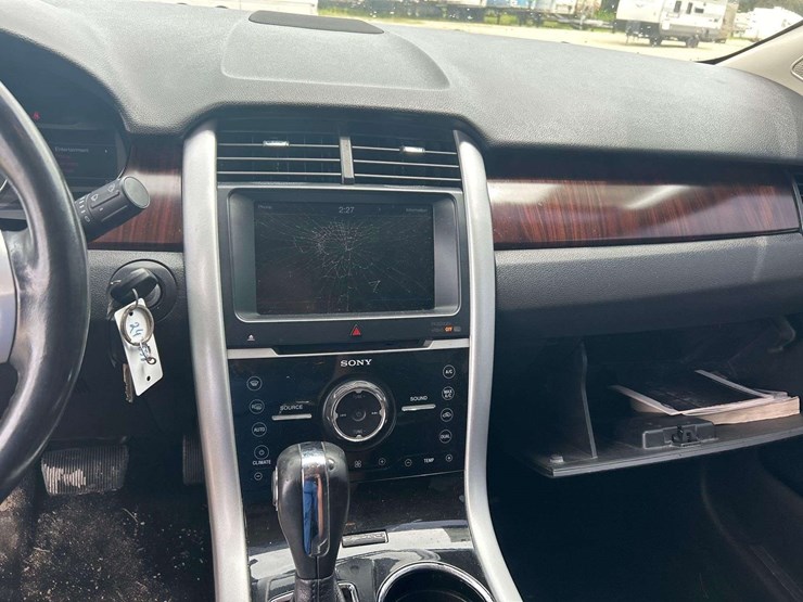 2013-ford-edge-image-15