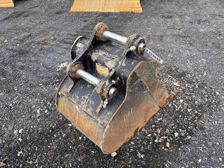 caterpillar-22"-pin-on-bucket-image-3