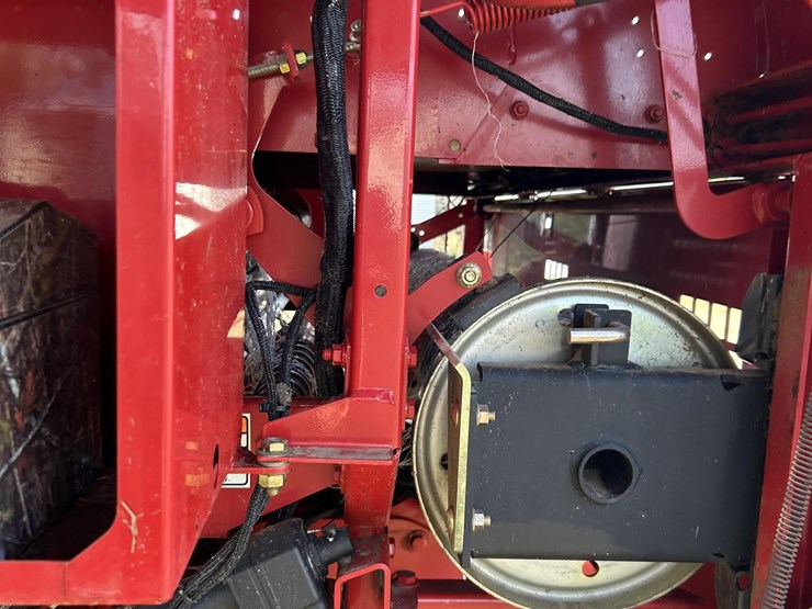 2008-new-holland-br7090-image-30