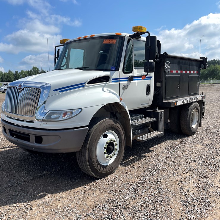 INTERNATIONAL DURASTAR 4400