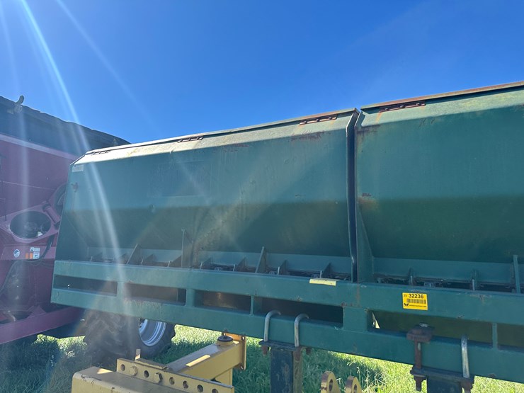 #32236-•-nammoc-levee-squeeze-w/marliss-levee-seeder-image-13