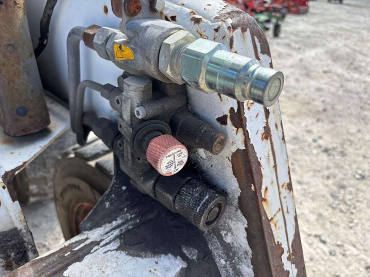 2002-bobcat-763-high-flow-compact-wheel-loader-skid-steer-image-18