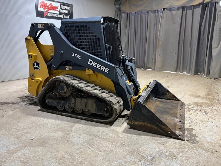 2018-deere-317g-image-6