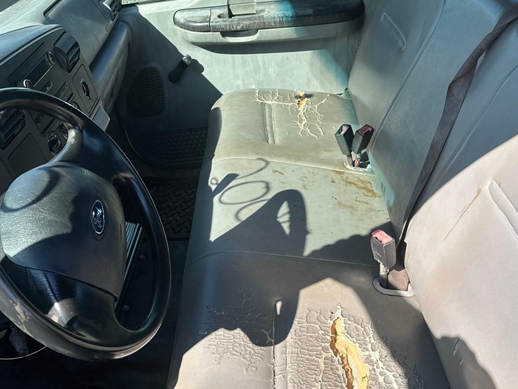 2006-ford-f350-xl-image-11