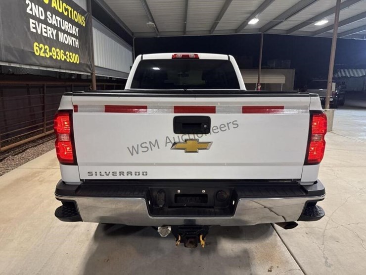 2015-chevrolet-silverado-2500hd-image-8