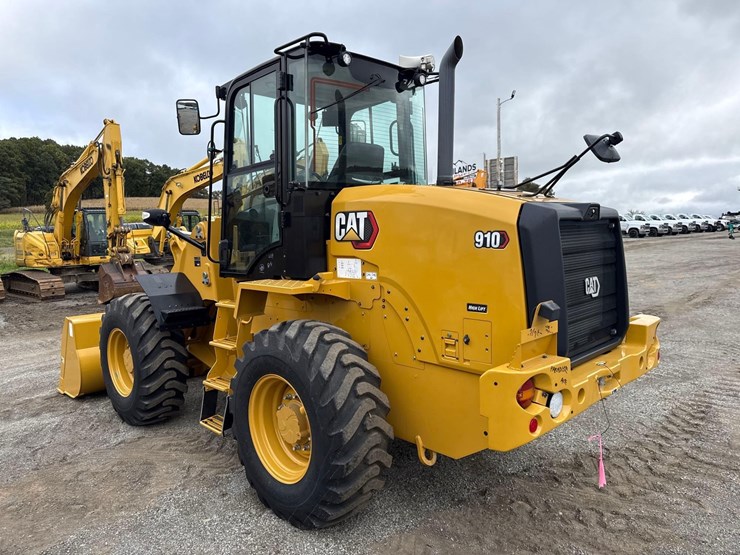 2023-caterpillar-910-image-4