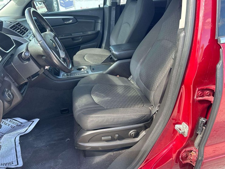 2012-chevrolet-traverse-image-14