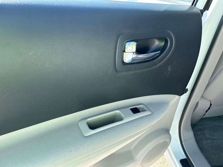 2014-nissan-rogue-image-14