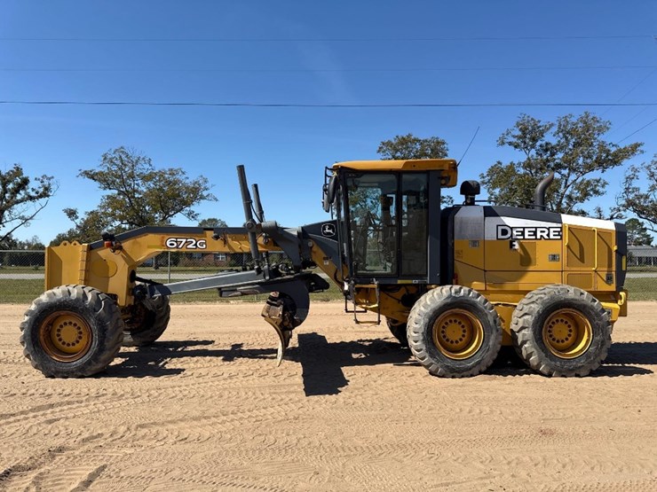 2014-deere-672g-image-1