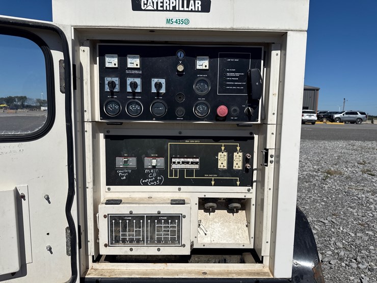 2007-caterpillar-xq20-image-9