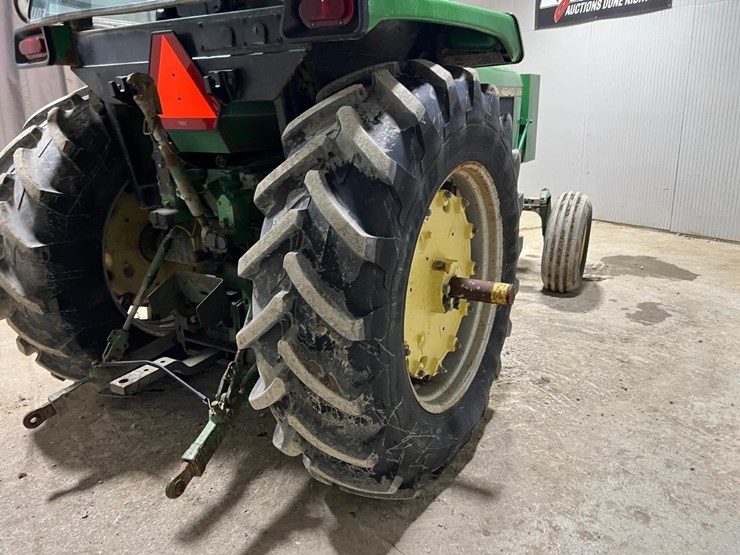 john-deere-4240-image-17