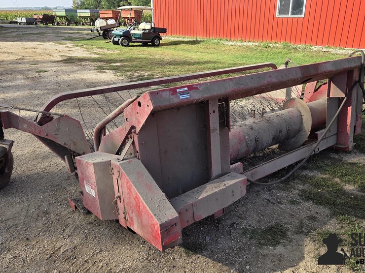 international-810-image-7