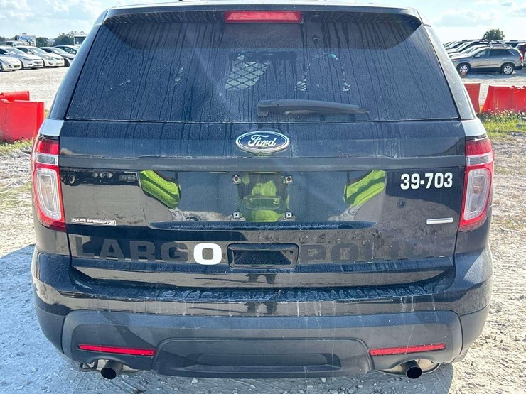 2015-ford-explorer-image-29