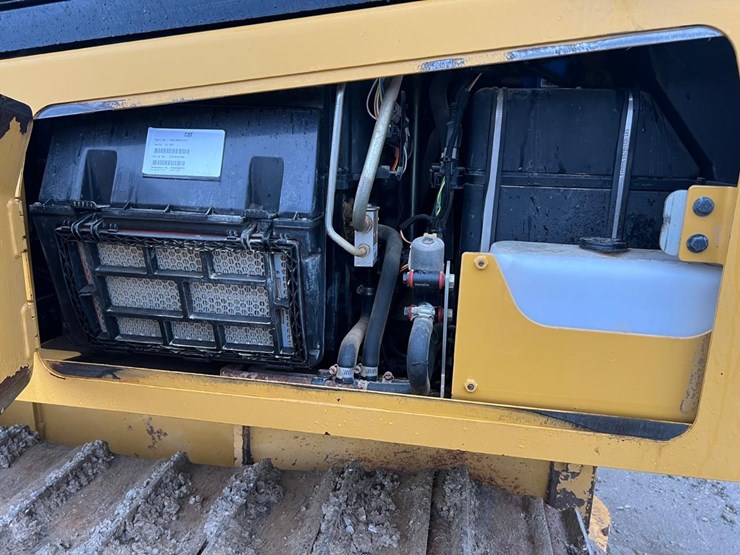 2020-caterpillar-d5k2-lgp-image-17