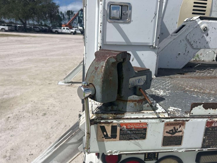 2016-freightliner-m2-106-altec-am50-50ft-bucket-truck-image-27